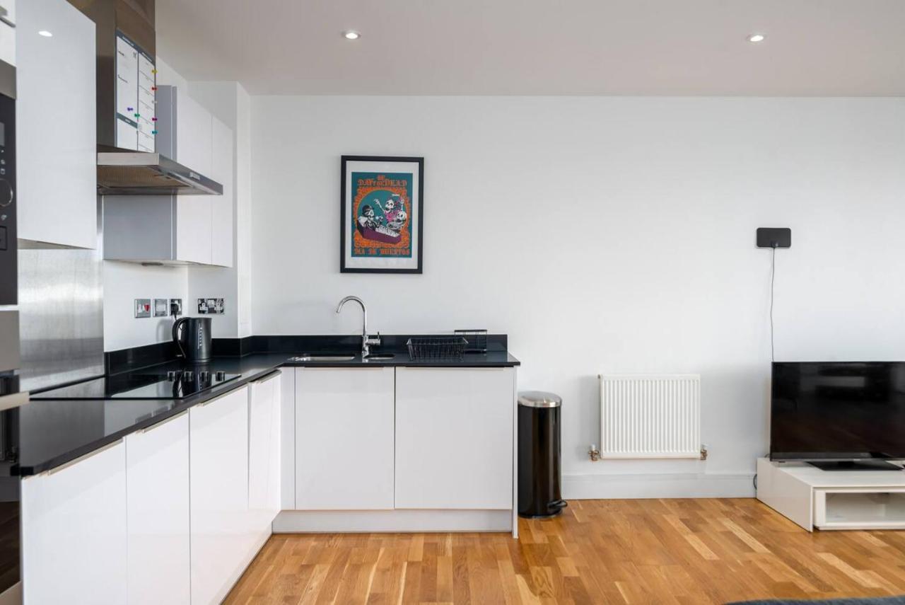 Stunning Riverside View Apartment, Near Canary Wharf & O2 Londyn Zewnętrze zdjęcie