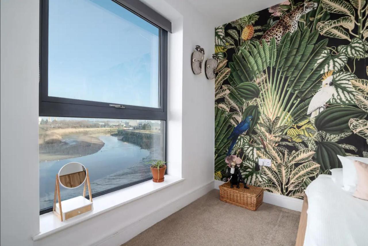 Stunning Riverside View Apartment, Near Canary Wharf & O2 Londyn Zewnętrze zdjęcie