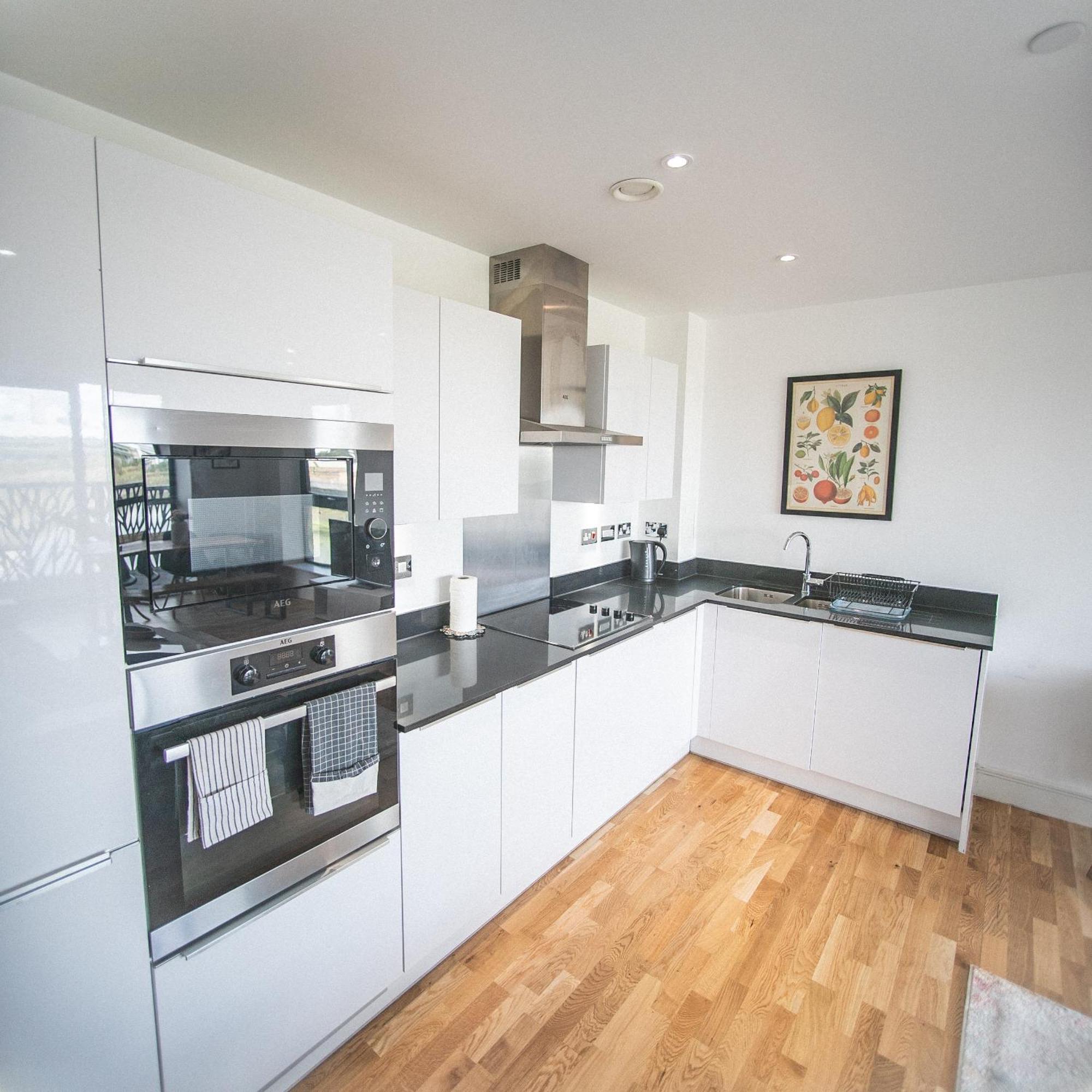 Stunning Riverside View Apartment, Near Canary Wharf & O2 Londyn Zewnętrze zdjęcie