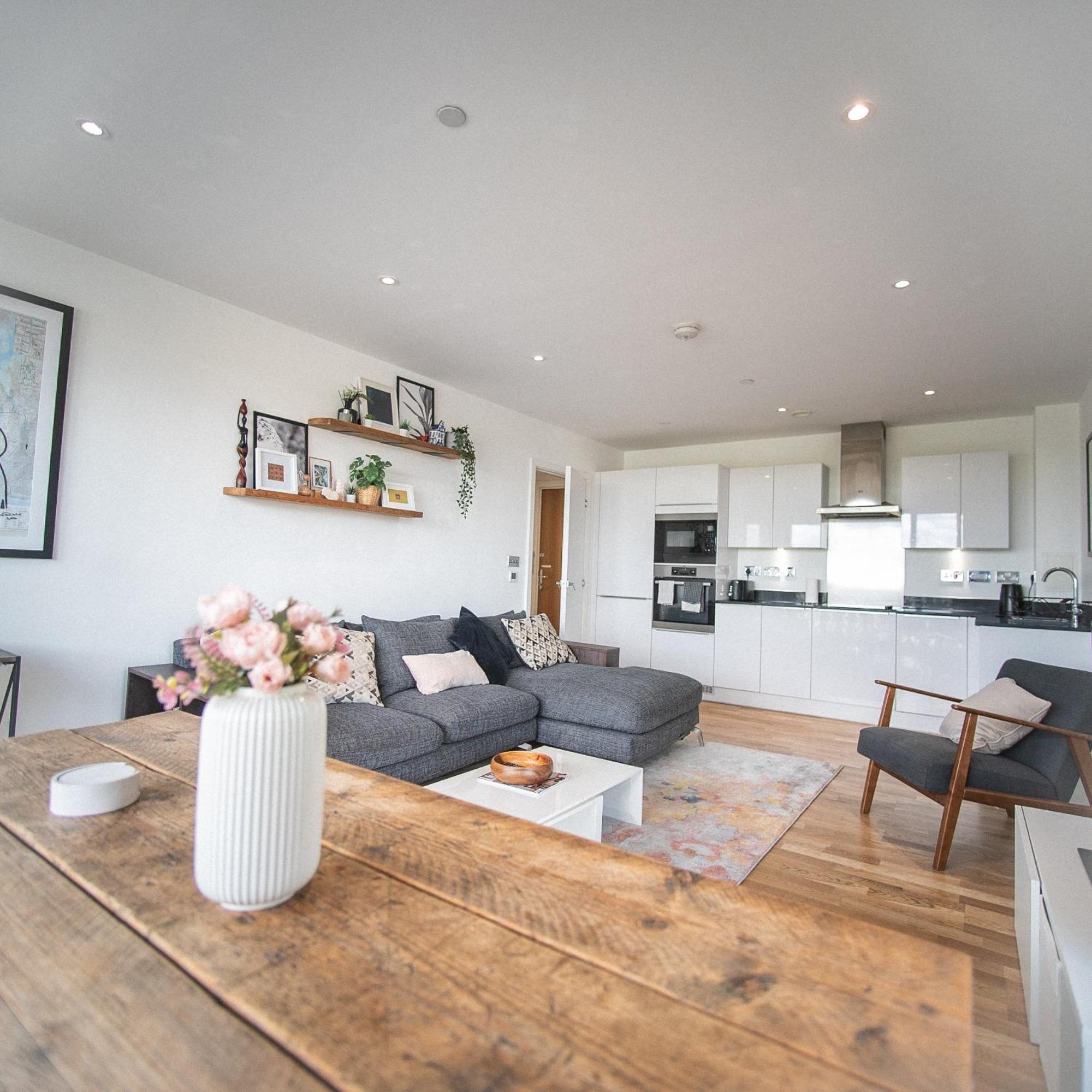 Stunning Riverside View Apartment, Near Canary Wharf & O2 Londyn Zewnętrze zdjęcie