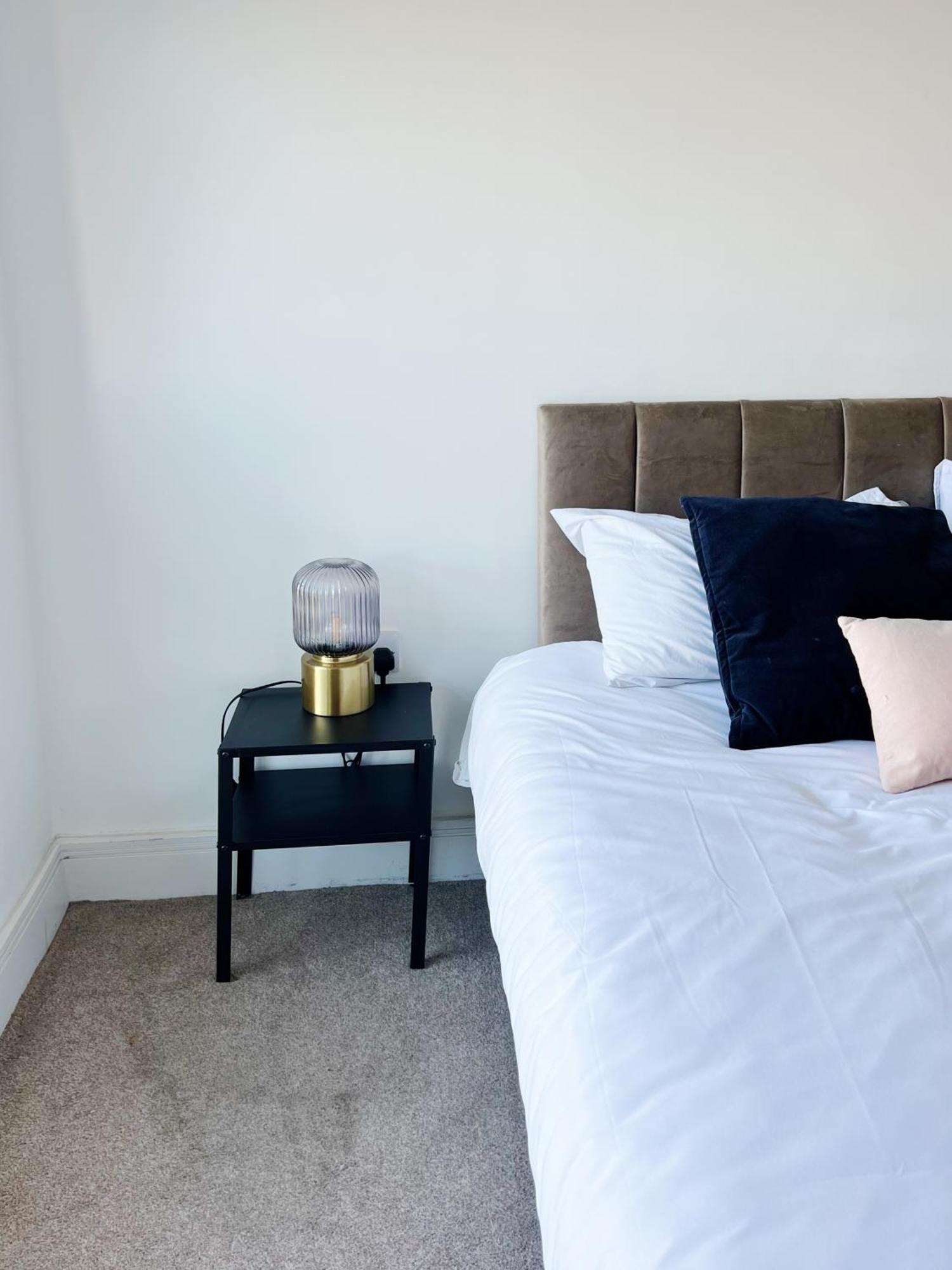Stunning Riverside View Apartment, Near Canary Wharf & O2 Londyn Zewnętrze zdjęcie