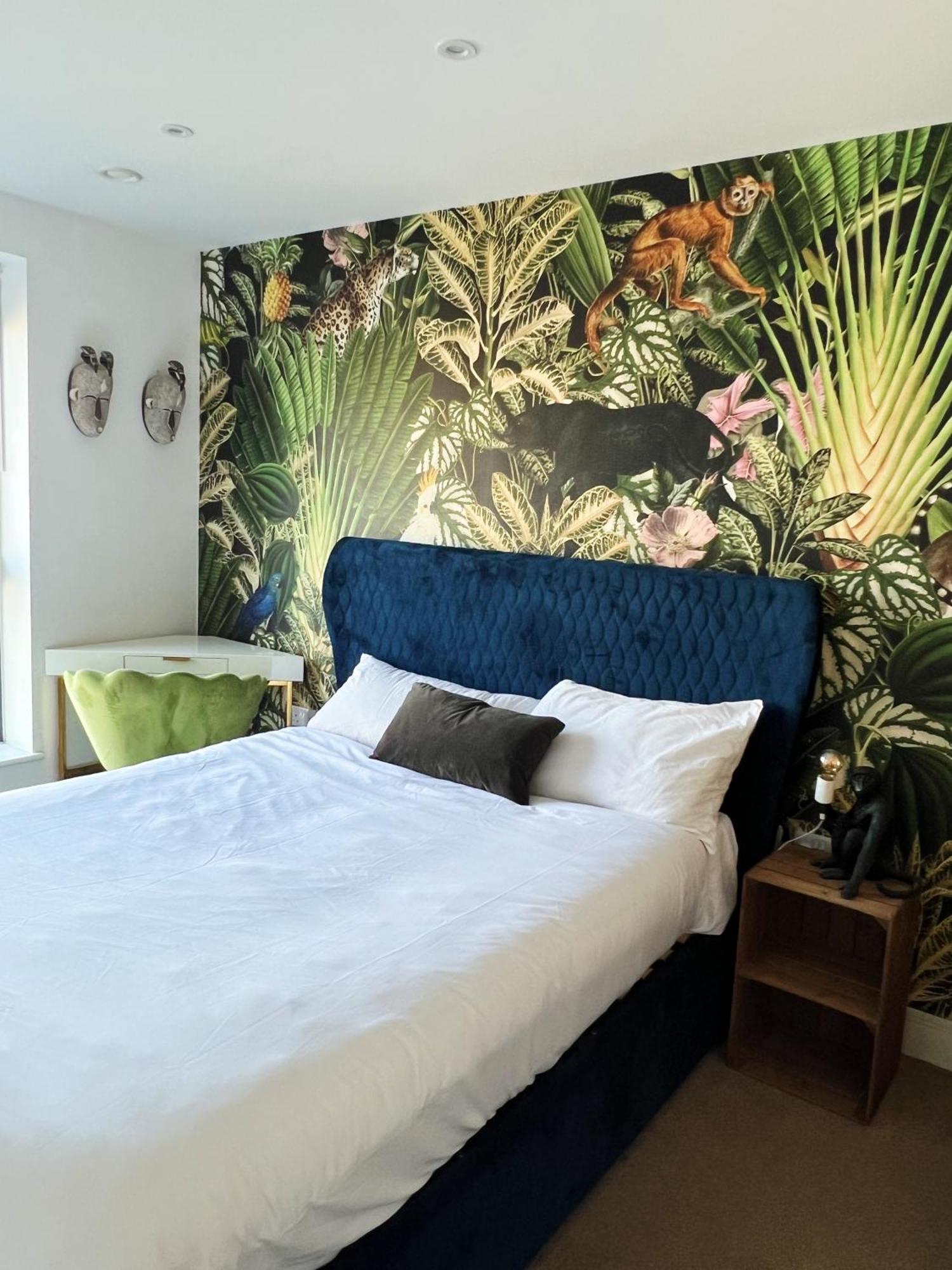 Stunning Riverside View Apartment, Near Canary Wharf & O2 Londyn Zewnętrze zdjęcie