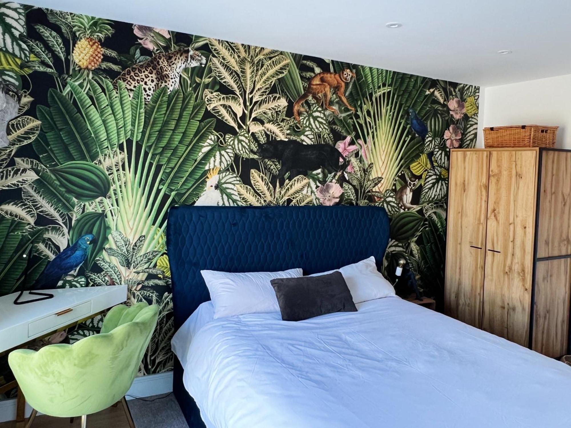 Stunning Riverside View Apartment, Near Canary Wharf & O2 Londyn Zewnętrze zdjęcie